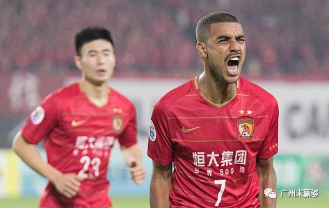 雷恩边路突破犀利,两翼齐飞撕裂对手防线  雷恩边路突破犀利,两翼齐飞撕裂对手防线